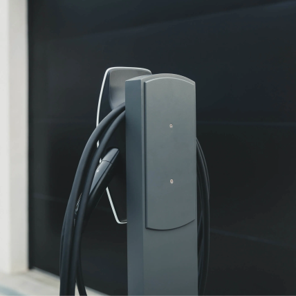 TESLA WALL CONNECTOR ĮKROVIMO STOTELĖS STOVAS 1